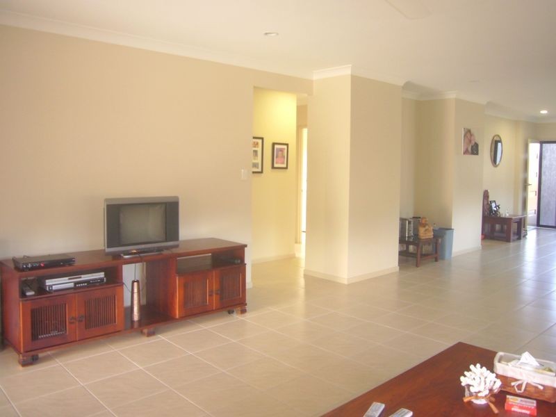 18 Petrie Close, Kewarra Beach QLD 4879