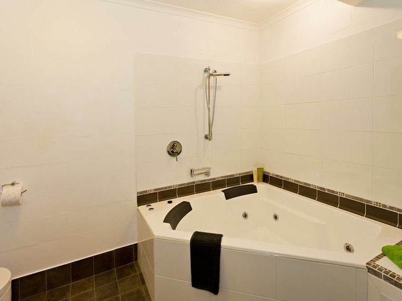 444-446 Varley Street, Yorkeys Knob QLD 4878