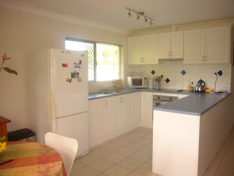 9 Mahogany Street, Holloways Beach QLD 4878