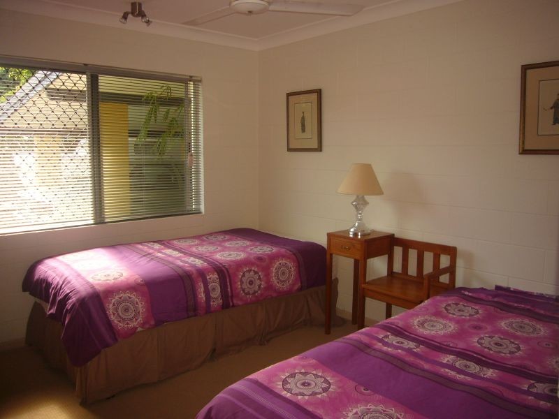 9 Mahogany Street, Holloways Beach QLD 4878