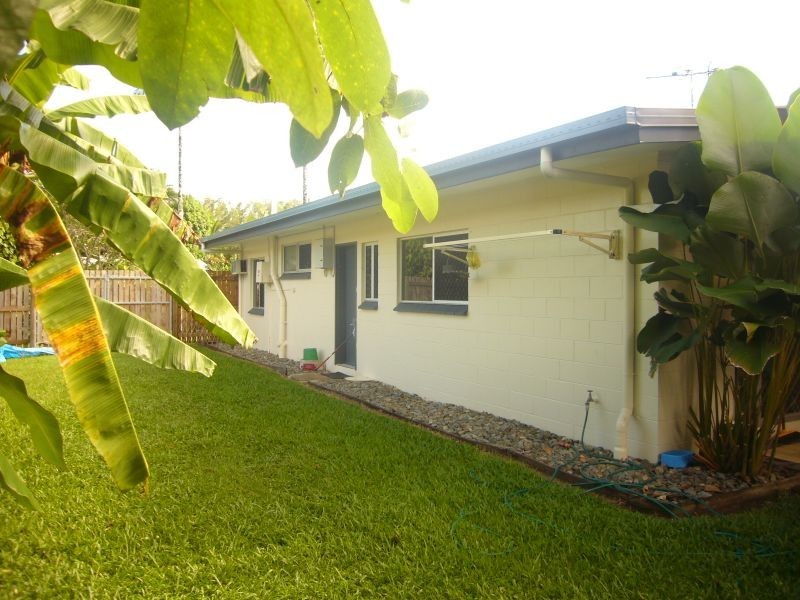 9 Mahogany Street, Holloways Beach QLD 4878