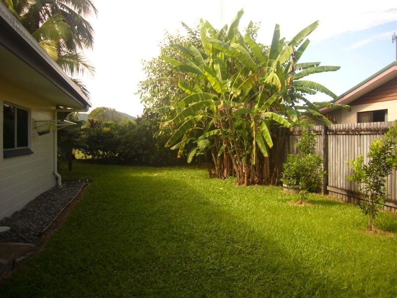 9 Mahogany Street, Holloways Beach QLD 4878
