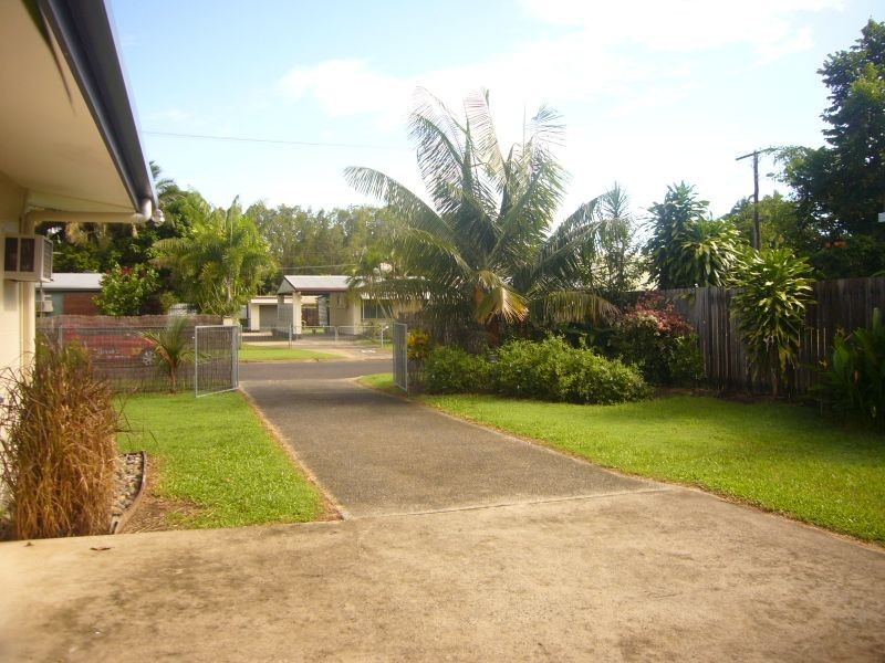 9 Mahogany Street, Holloways Beach QLD 4878