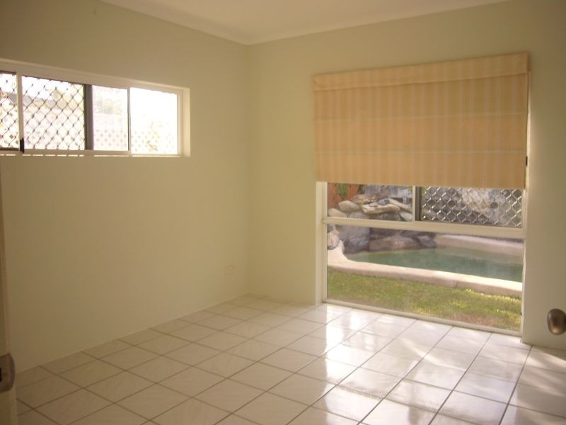 8B Albion Street, Yorkeys Knob QLD 4878