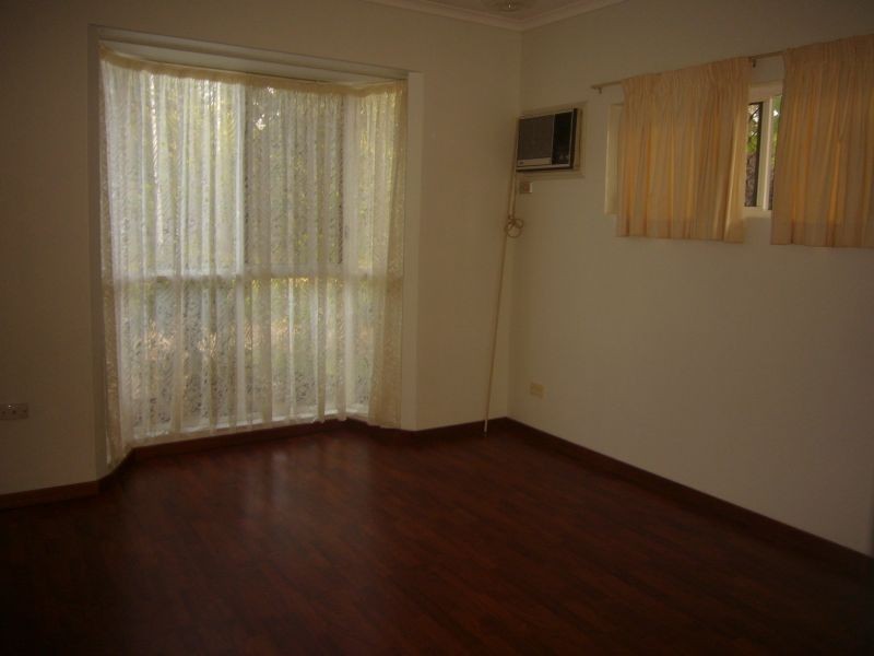 8B Albion Street, Yorkeys Knob QLD 4878