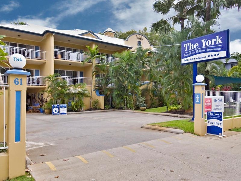 2/61 Sims Esplanade, Yorkeys Knob QLD 4878