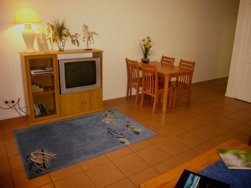 2/61 Sims Esplanade, Yorkeys Knob QLD 4878