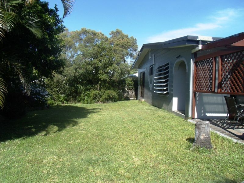 12 Magnolia Street, Holloways Beach QLD 4878