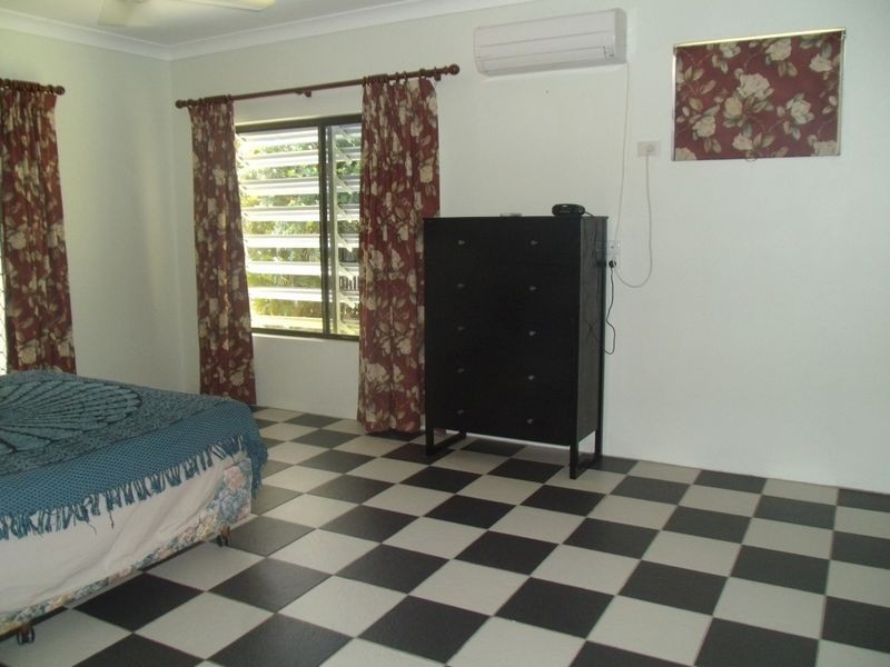 12 Magnolia Street, Holloways Beach QLD 4878