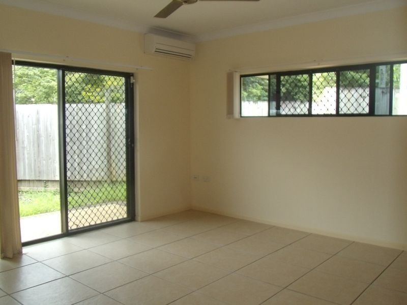 2/1 Helen Close, Smithfield QLD 4878