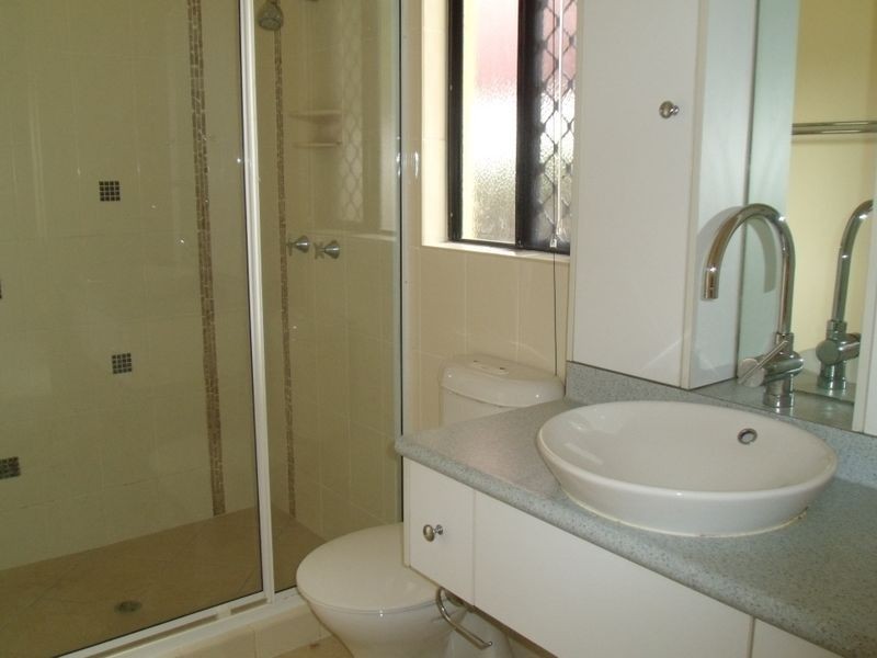 2/1 Helen Close, Smithfield QLD 4878