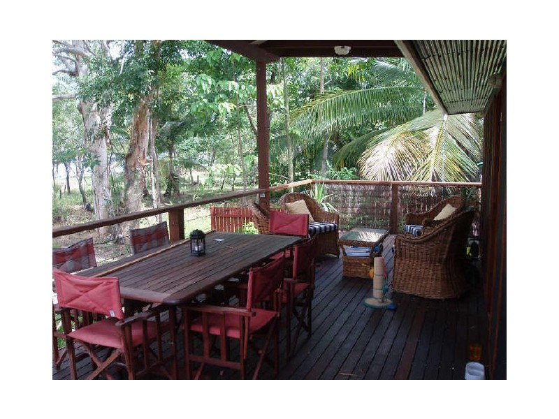 12 Poinsettia Street, Holloways Beach QLD 4878