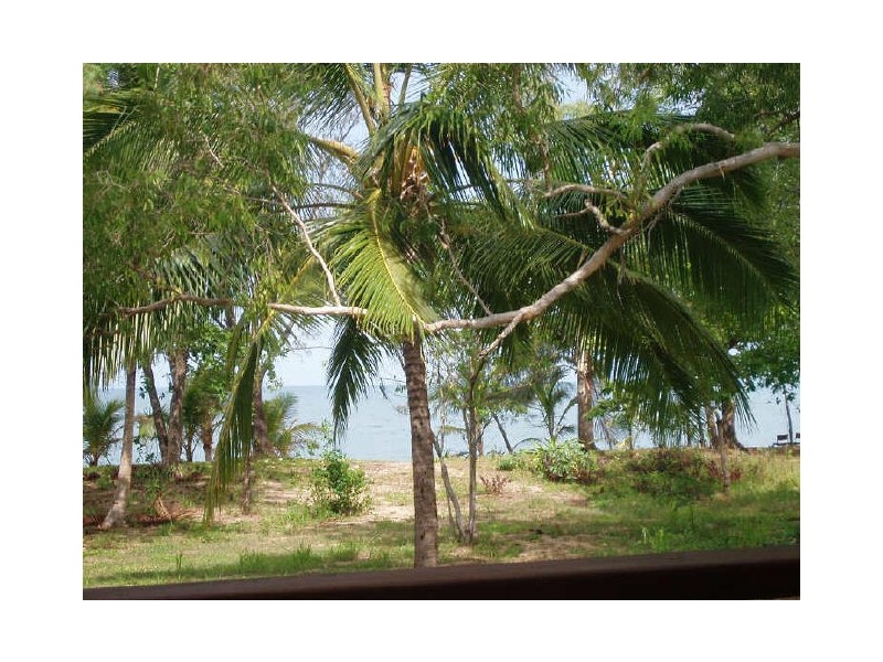 12 Poinsettia Street, Holloways Beach QLD 4878