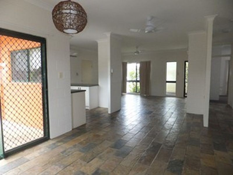 60 Cunningham St, Yorkeys Knob QLD 4878