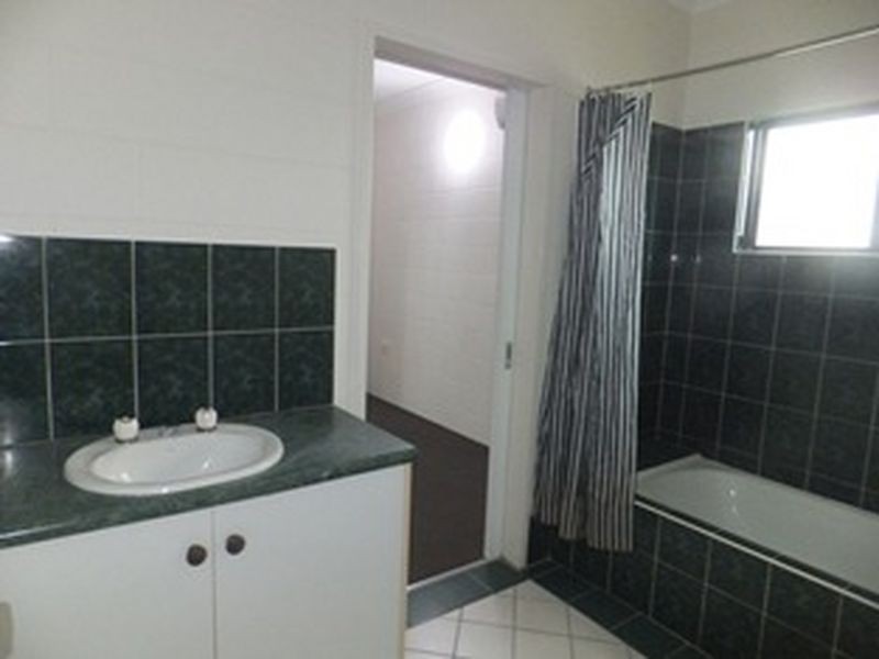 60 Cunningham St, Yorkeys Knob QLD 4878