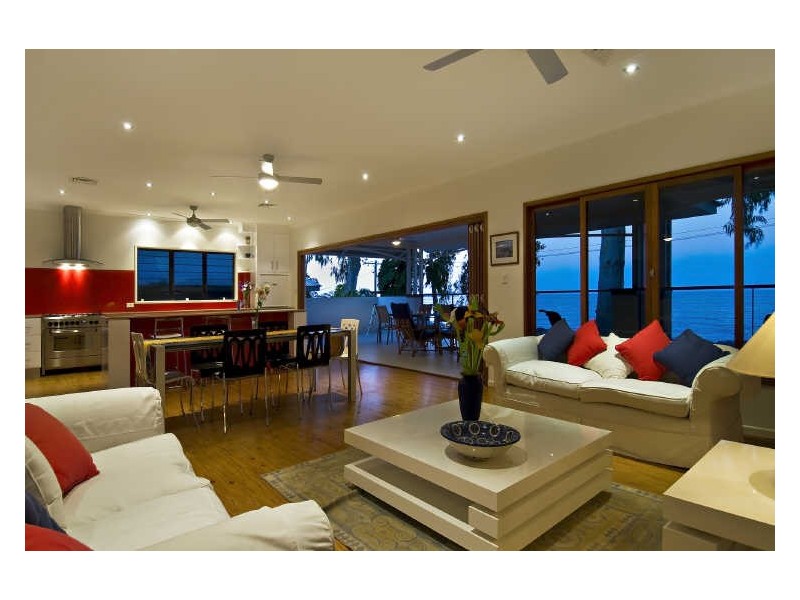 11 Arlington Esplanade, Clifton Beach QLD 4879