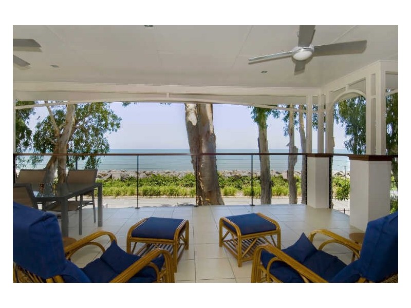 11 Arlington Esplanade, Clifton Beach QLD 4879