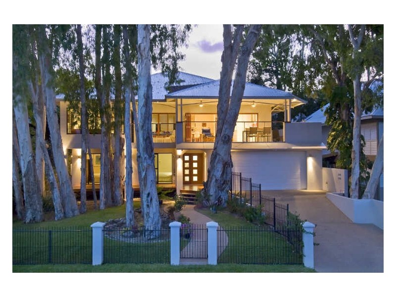 11 Arlington Esplanade, Clifton Beach QLD 4879