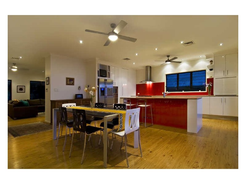 11 Arlington Esplanade, Clifton Beach QLD 4879