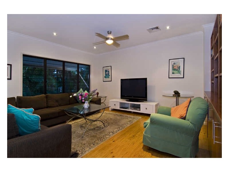 11 Arlington Esplanade, Clifton Beach QLD 4879