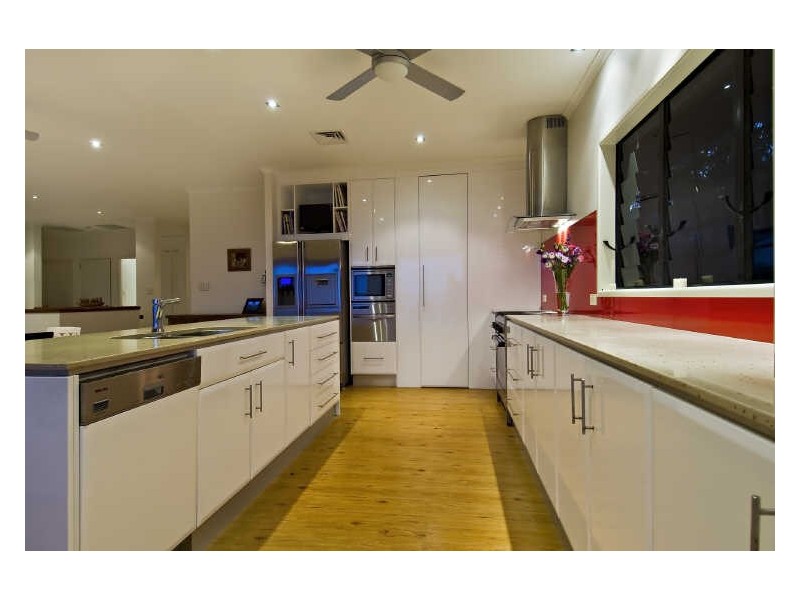 11 Arlington Esplanade, Clifton Beach QLD 4879