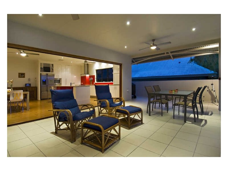 11 Arlington Esplanade, Clifton Beach QLD 4879