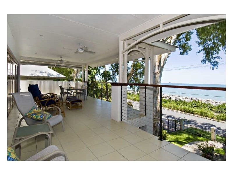 11 Arlington Esplanade, Clifton Beach QLD 4879