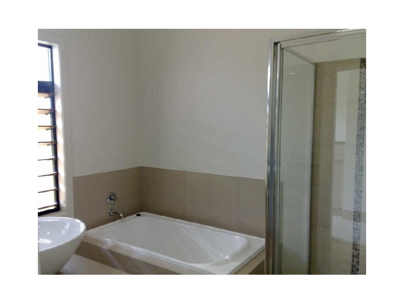 16 Hockey Avenue, Smithfield QLD 4878