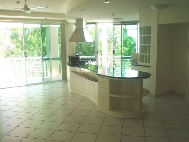 16/2 Deauville Close, Yorkeys Knob QLD 4878