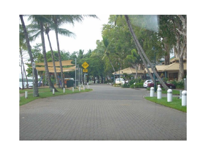 1 Retreat Close, Palm Cove QLD 4879