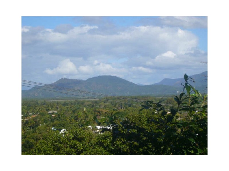 10 Ray Street, Yorkeys Knob QLD 4878