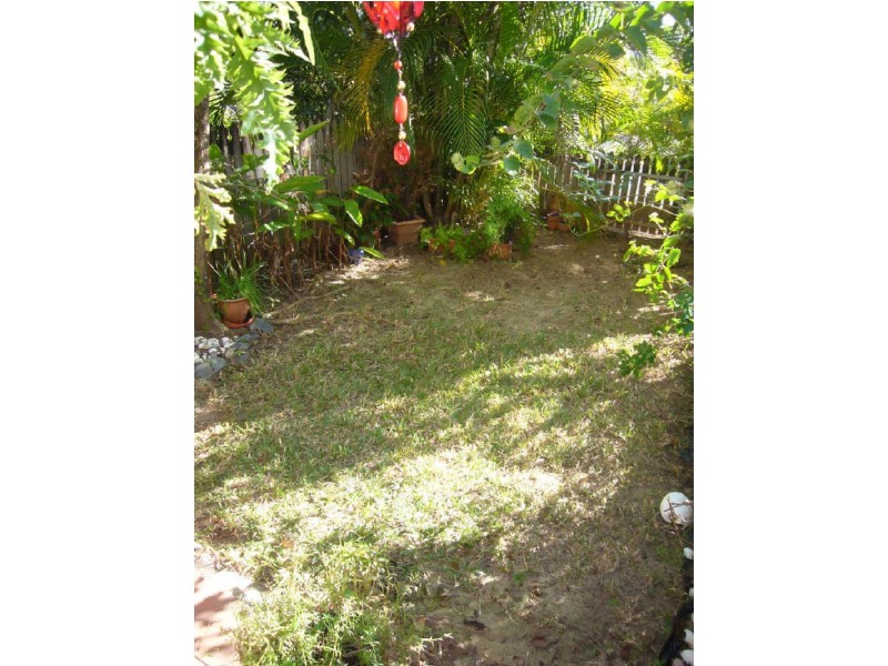 2/528 Varley Street, Yorkeys Knob QLD 4878