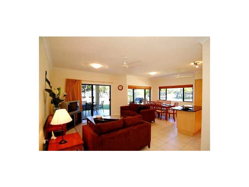 2/73 Sims Esplanade, Yorkeys Knob QLD 4878