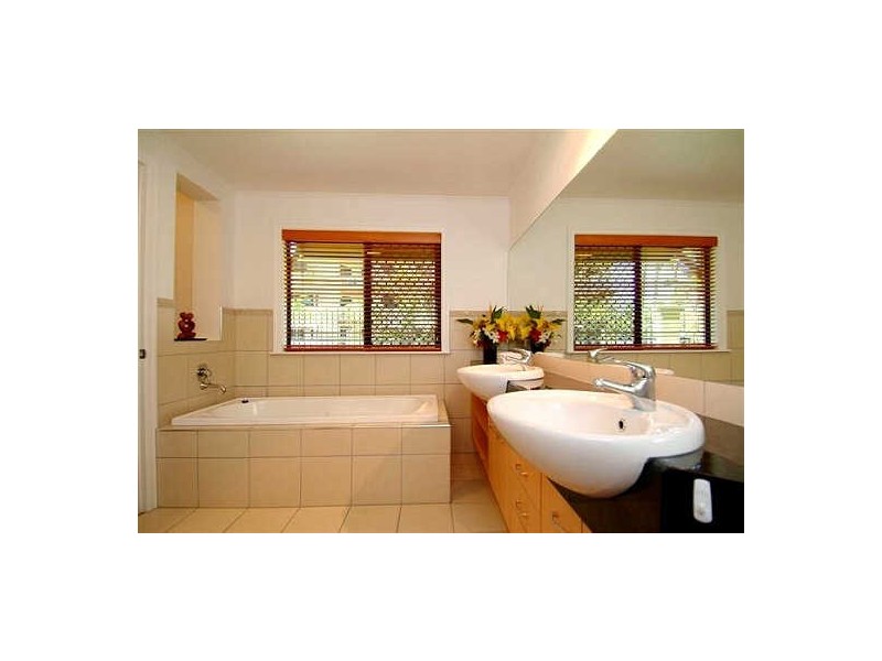 2/73 Sims Esplanade, Yorkeys Knob QLD 4878