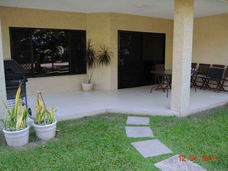2/73 Sims Esplanade, Yorkeys Knob QLD 4878