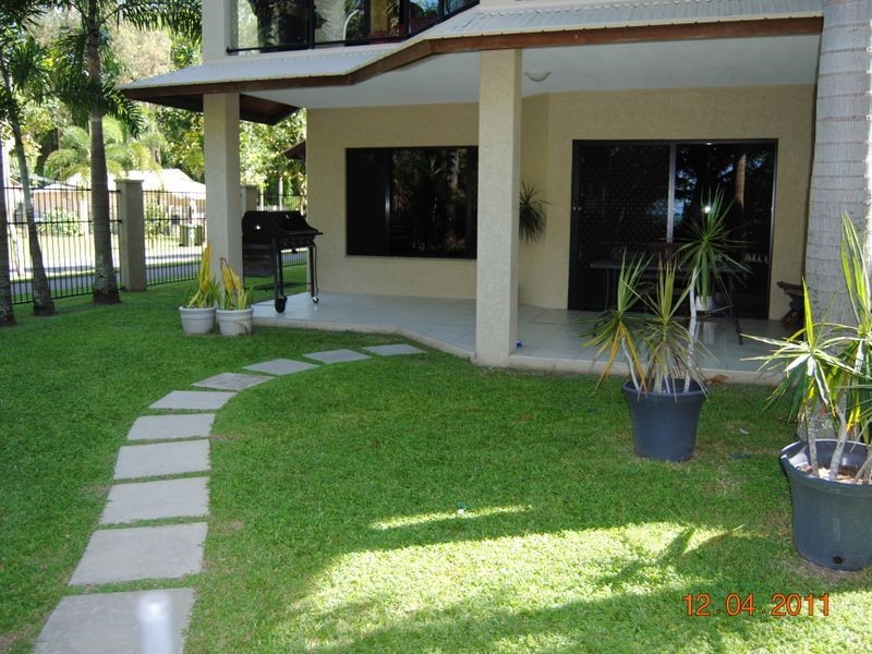 2/73 Sims Esplanade, Yorkeys Knob QLD 4878