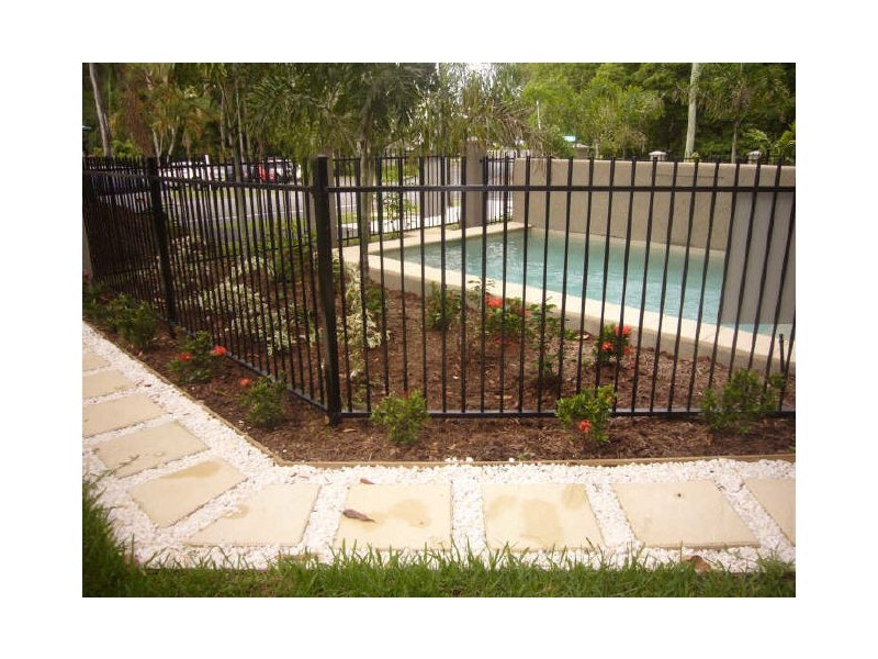 2/9 Rutherford Street, Yorkeys Knob QLD 4878