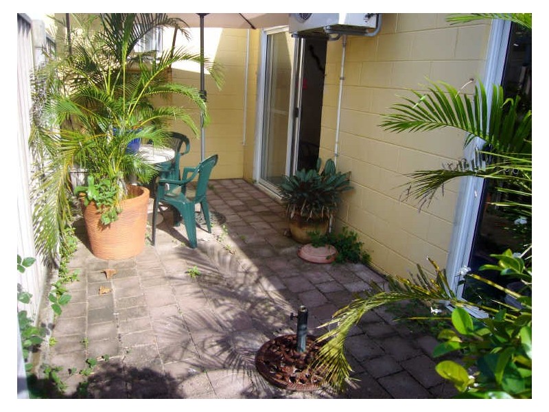 8/471 Varley Street, Yorkeys Knob QLD 4878