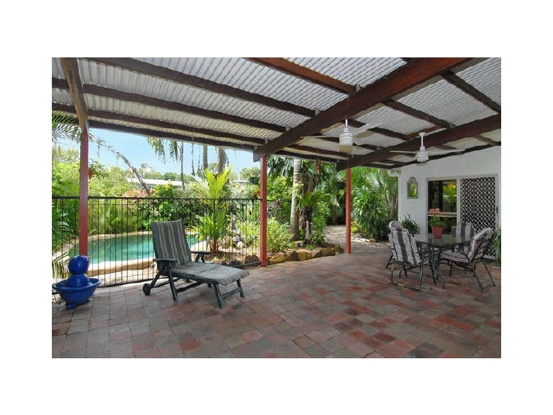41 Willow Street, Holloways Beach QLD 4878