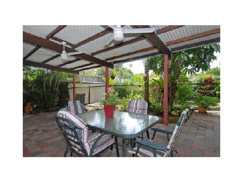 41 Willow Street, Holloways Beach QLD 4878