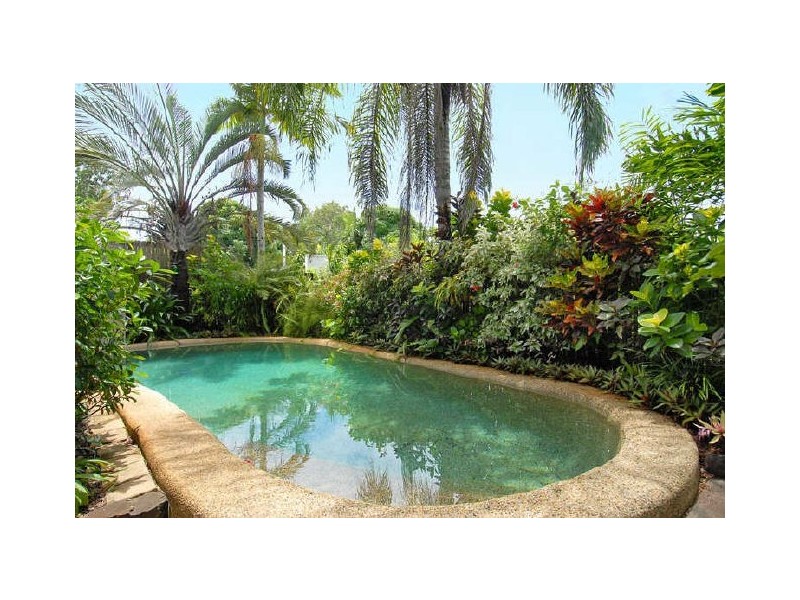 41 Willow Street, Holloways Beach QLD 4878
