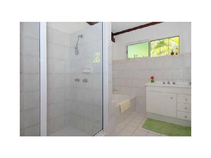 41 Willow Street, Holloways Beach QLD 4878