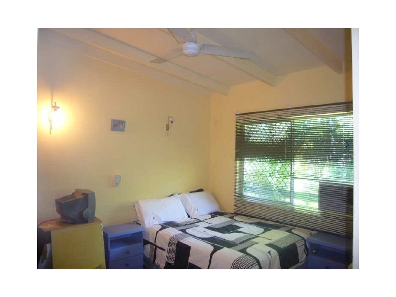 4/102 Wisteria Street, Holloways Beach QLD 4878