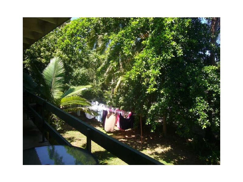 4/102 Wisteria Street, Holloways Beach QLD 4878