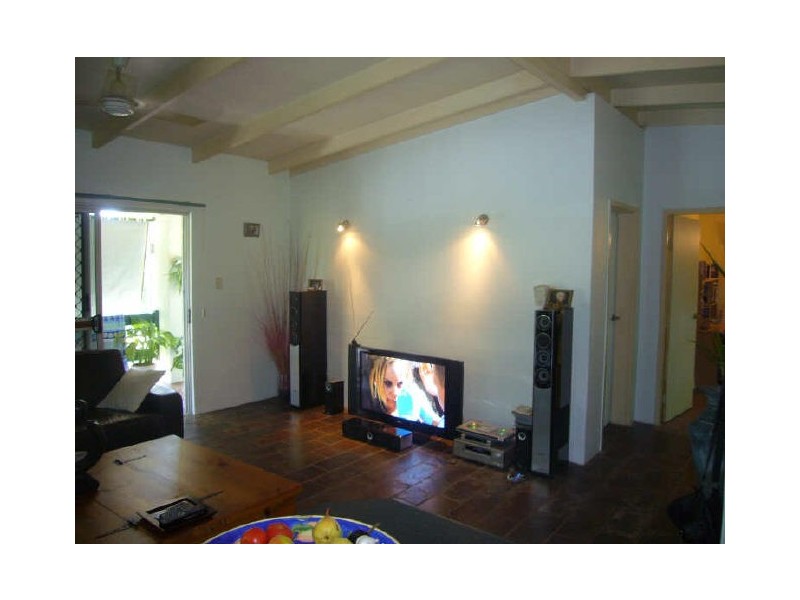 4/102 Wisteria Street, Holloways Beach QLD 4878