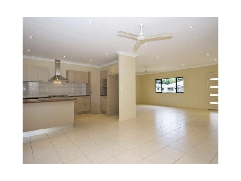 9 Norfolk, Holloways Beach QLD 4878