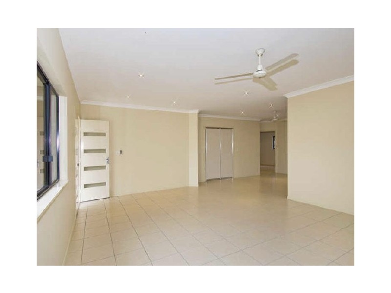 9 Norfolk, Holloways Beach QLD 4878