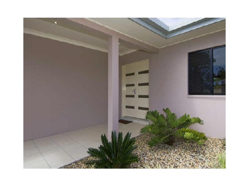 9 Norfolk, Holloways Beach QLD 4878