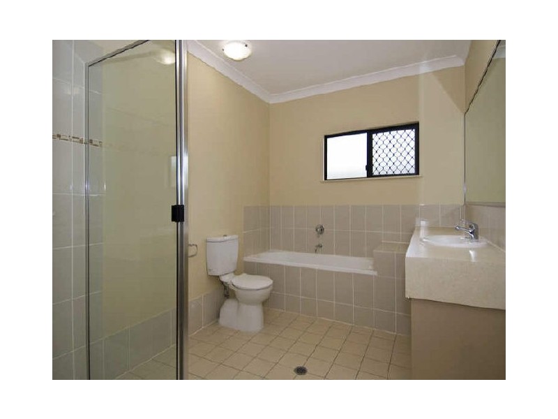 9 Norfolk, Holloways Beach QLD 4878