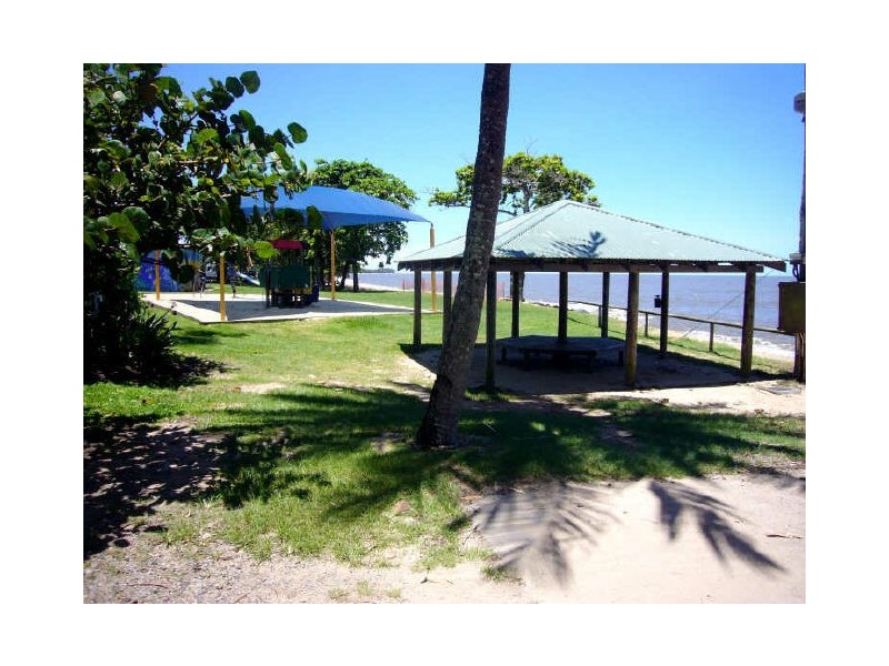 9 Norfolk, Holloways Beach QLD 4878